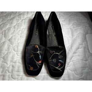 Enzo Angiolini Velvet Floral Embroidered Toe Ballet Flats